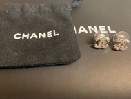 Chanel 經典款耳環