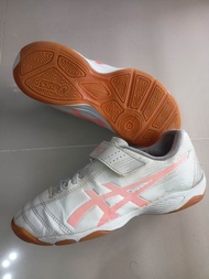 Asics futsal รองเท้าเตะบอล ฟุตซอล เด็ก ไซด์ 20cm EU33 รองเท้ามือสอง ของแท้ 100%