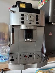 Delonghi Magnifica S 咖啡機