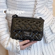 Chanel • 21B So Black Cf 17 方胖子全黑漆皮鏈條包 芯片款✨