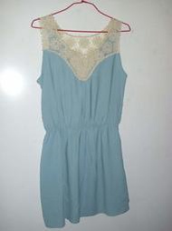潮流帥衣 韓風粉藍色絲質設計款深V蕾絲美胸造型蕾絲美背無袖洋裝 衣長82公分胸圍32-36吋腰圍24-34吋虛字櫃