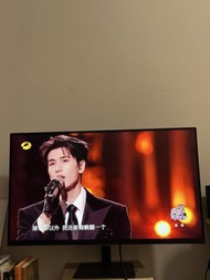 Samsung 32’ smart TV monitor 智能电视