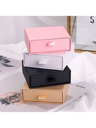 1個珠寶禮品紙盒,適用於項鍊、手鐲、耳環和其他飾品,完美的贈禮之選