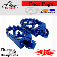 JFG MOTOรถจักรยานยนต์พักเท้าFootpegเท้าตอกสำหรับKTM SX XC EXC MXC XCW EXCG SMC SXC SXF SXS SMR FREERIDE 65 85 125 150 200 250 300-1290 จักรยานวิบากรถมอเตอร์ไซด์ชิ้นส่วนอุปกรณ์เสริม (สีฟ้า))