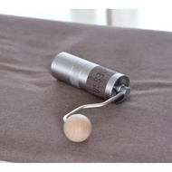 1Zpresso Q2 Hand Crank Coffee Grinder Size 15g (Stainless Steel Gear Aluminum Body) Distributed By "