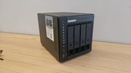 NAS QNAP TS-464C2-8G + 3× 8TB WD Ultrastar + 2x 1TB 970 EVO M.2