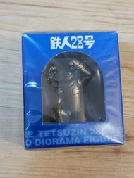 Diorama  鐵人 28 號  金田正太郎 (  金色  )  情景公仔 Tetsujin  28  鉄人 28 号