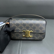 Celine Triomphe 老花 腋下包