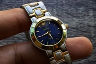 นาฬิกา Fashion มือสองญี่ปุ่น Geneva ระบบ QUARTZ ผู้หญิง ทรงกลม กรอบทอง หน้าสีน้ำเงิน หน้าปัด 28มม. สาย สแตนเลส 2 กษัตริย์ใช้งานได้ปกติ สภาพดี ของแท้ ไม่กันน้ำ