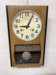 นาฬิกาไขลาน Seiko 30 Day มีปฏิทินมีเสียงค้อนตีดังทุกชั่วโมง กรอบไม้แท้มือสอง