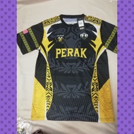 baju sukan kuning dan hitam