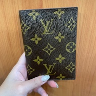 LV 原花對開護照套M64502