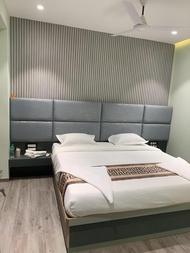 HOTEL GRAND BEE Residency