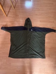 Camp7軍綠色連帽外套