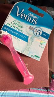 Gillette Venus Embrace Sensitive Razor