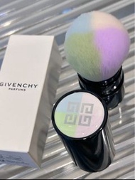 ✨ Givenchy 專用四色蜜粉掃 🖤