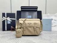 PRADA 郵差包1BD953 95厘米可調式編織尼龍肩帶，可拆卸Re-Nylon尼龍拉鏈式小袋，單肩包