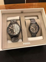 FOSSIL男女對錶(黑色金屬禮盒）