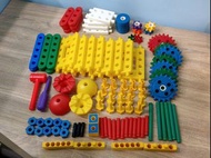 Gigo Junior engineer 智高益智玩具---小工程師，神奇百變齒輪創意建築家（零件完整，共109pcs），一歲以上皆可玩