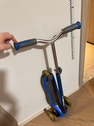 Globber Elite Prime 三輪滑板車