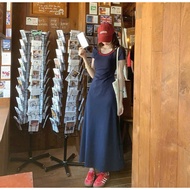 Maxi dress with red collar