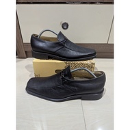 Hush puppies shoes size 44