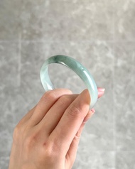 冰種 緬甸翡翠 A玉 玉鐲 • 冰種松花綠飄花貴妃鐲