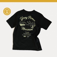 Mustard Young Pioneer Tee - Black | เสื้อยืด ผ้านุ่มพิเศษ