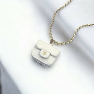 Chanel 白荔枝皮金釦Airpods Pro Case耳機套AP1739