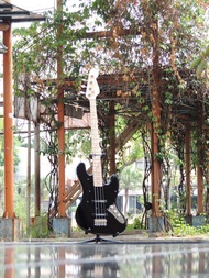 GITAR BASS ELEKTRIK FENDER JAZZ BASS HITAM NECK MAPPLE