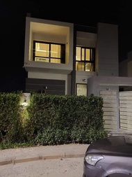 Vila 700 m² dengan 5 bilik tidur dan 5 bilik mandi peribadi di Sheikh Zayed City (Private villa in a