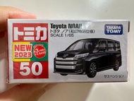 Tomica 紅白盒 (#50) - Toyota Noah [Black (初回特別仕樣)] (行版)