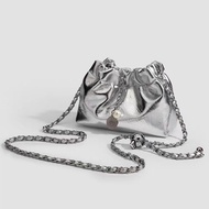 Ai Pleated Cloud Bucket Bag - Lightweight Luxury with Chain Strap