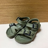 Renée 泰 國 選 品 孩子的泰國製品牌雙釦防水勃肯涼鞋 軍綠