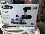 $2000 Omega 8226 慢磨機