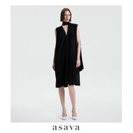 [asava aw25] Cecelia Scarf-Collar Dress เดรสผู้หญิง แขนกุด คอวี แต่งผ้าพันคอยาว แต่งดีเทลตีเกล็ดที่ไ