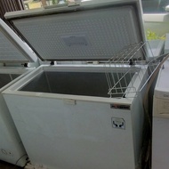 Chest Freezer Box GEA AB 210, 212 Liter, 141 Watt, SECOND SIAP PAKAI