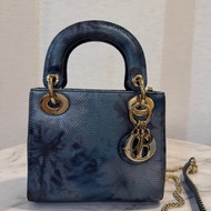 Dior 藍黑暈染蜥蜴皮淡金釦Mini Lady Dior手提斜背包