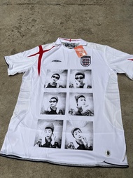 เสื้อฟุตบอลอังกฤษย้อนยุค Vintage England Football Shirt พรินท์ Y2K ของ Fusion Loop สำหรับผู้ชาย ทรงห