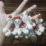 GANTUNGAN Knitted key chain alpaca/alpaca crochet keychain/cute alpaca/cute gift/cute crochet