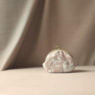 奶茶、飛鳥與森 - 限量日本刺繡布料 餅乾口金包 / 小物耳機飾品