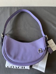 [專門店款原包裝有單現貨，圖3-4 ]Coach Luna shoulder Bag / coach月牙包/腋下包/單肩包 （紫色）人哋賣$17xx😱