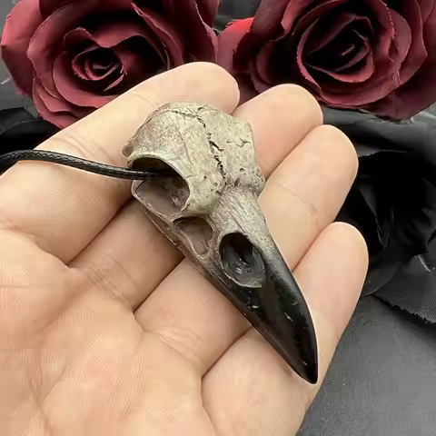 3D Goth Raven Skull Necklace Resin Replica Raven Magpie Crow Gothic Gift Halloween Raven Skull Neckl