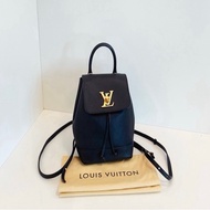 LV  lock me系列黑金全皮 mini迷你雙肩包後背包