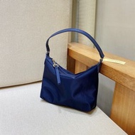 4⃣️色特價 Longchamp Hobo Handbag 👜 100% New  可以手提可以腋下 自己配一條長帶，就能擁有一個斜咩袋！ 尺寸：20*5.5*16 cm