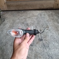 Suzuki gsx r 150 RIGHT front turn signal lights, original from motorbike