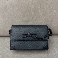 LV STEAMER壓紋側背包