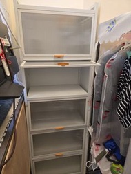 白色儲物櫃