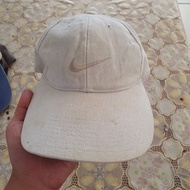 topi nike vintage velcro