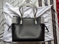 MICHAEL KORS 黑色皮革手袋